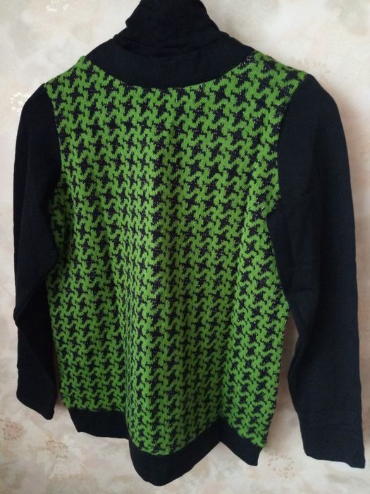 Стройнящий женский джемпер