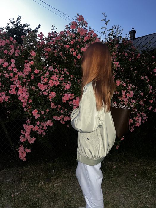 Зелений бомбер pull&bear розмір s