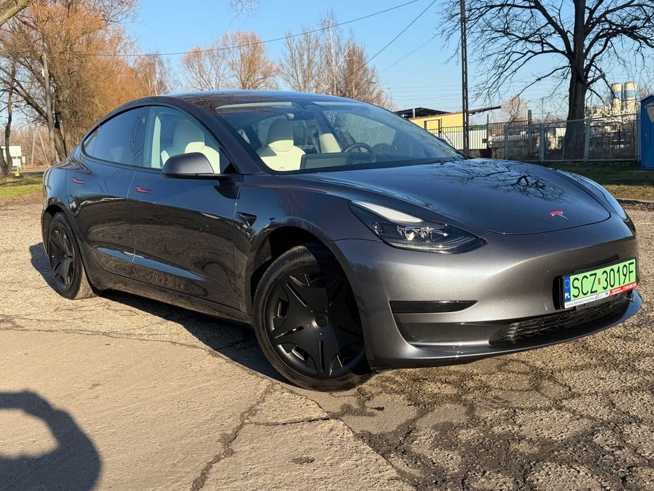 Tesla 3 RWD rok 2023 przy obecnych cenach paliwa - jazda za darmo