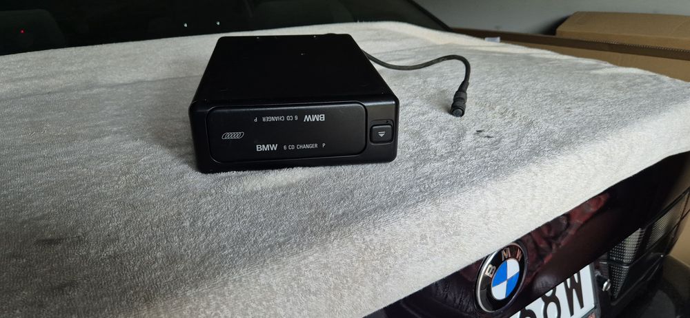 Zmieniarka 6 CD. BMW e34. e32