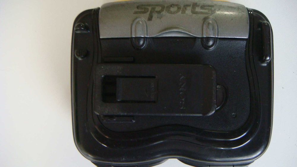 Sony WM-FS220 AM/FM Radio Cassette Player Mega Bass Sports Walkman