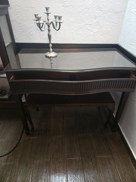 Biurko damskie szyba