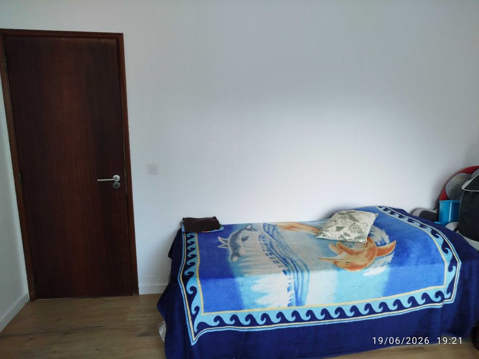 Quarto individual para arrendar