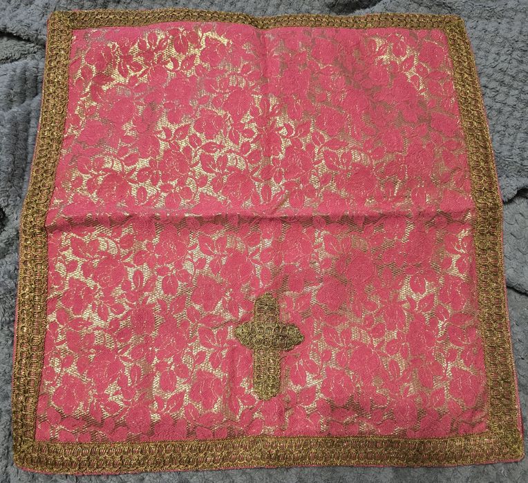 Welony kielichowy haftowany