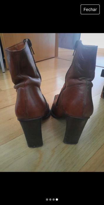 Botas em pele cor camel