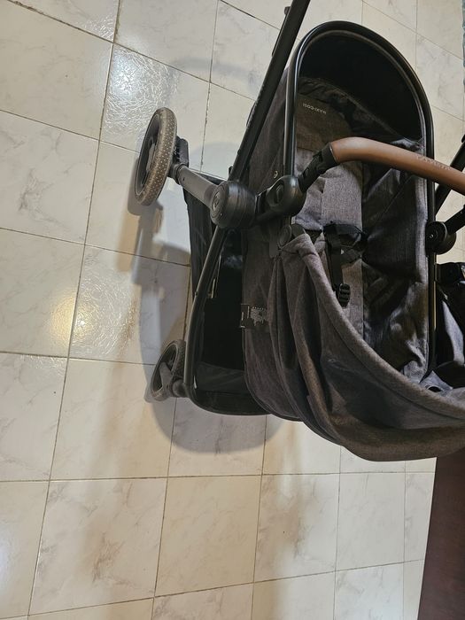 Conjunto Maxi-Cosi – Carrinho Zelia S + Base Isofix FamilyFix3