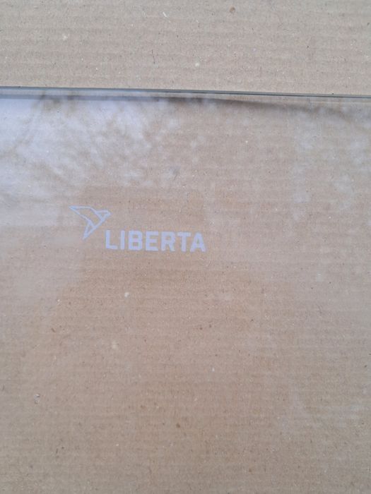 Стекланная шторка для ванной