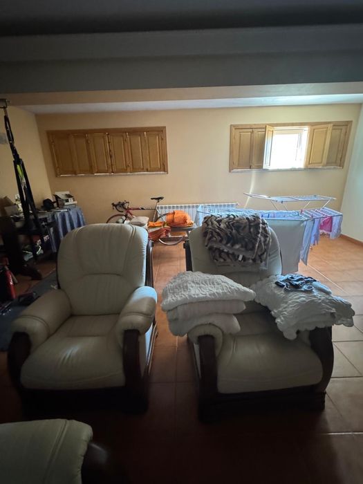 Conjunto de sofas em pele como novo