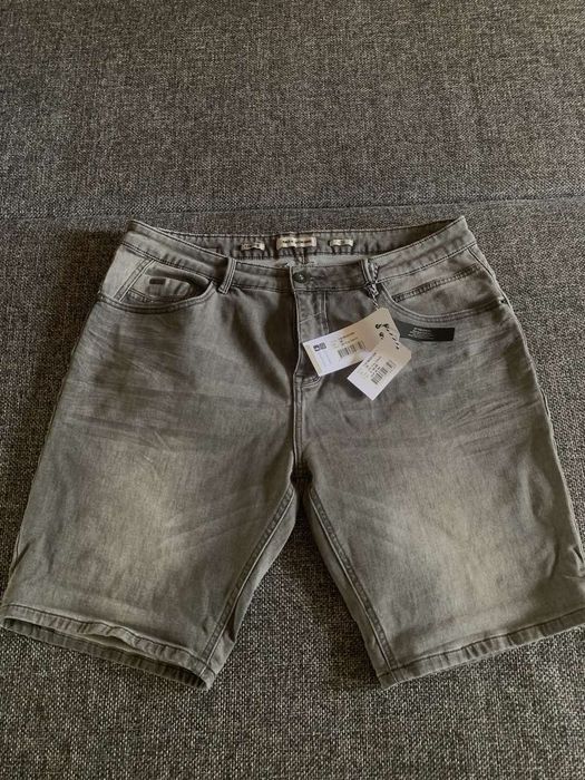 Нові чоловічі шорти фірми No Excess.