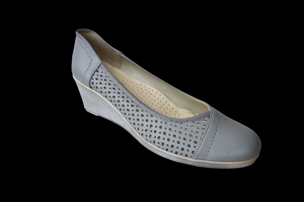 Skórzane czółenka popielate ażurowe nr 38