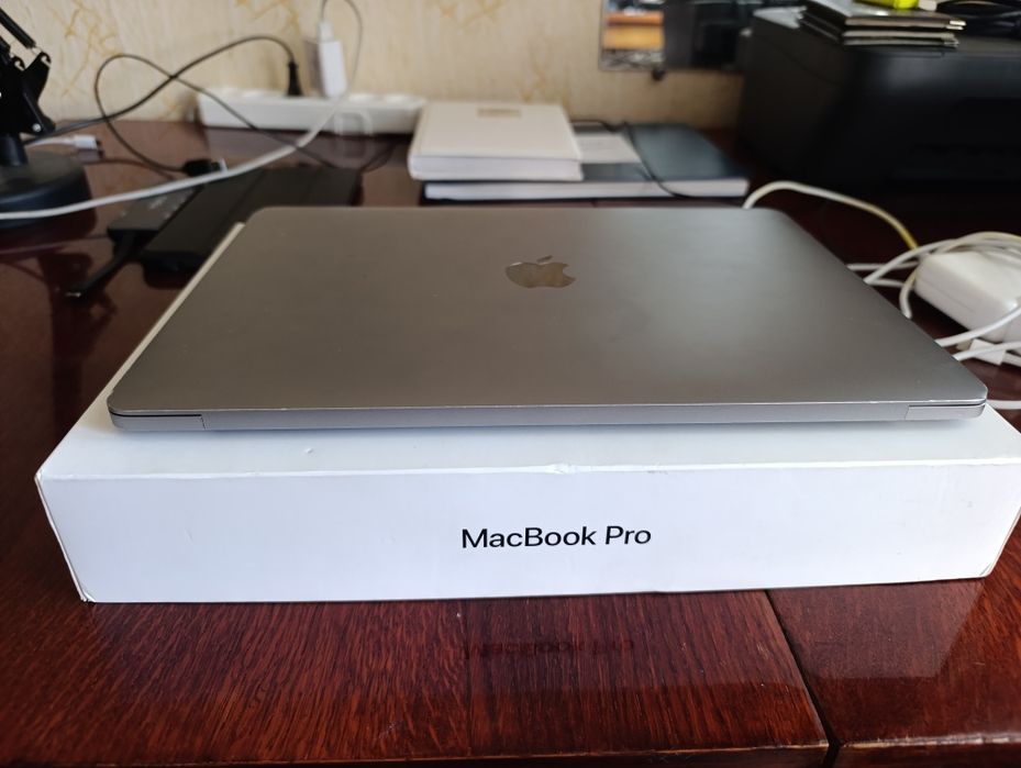 MacBook pro 2017 i5