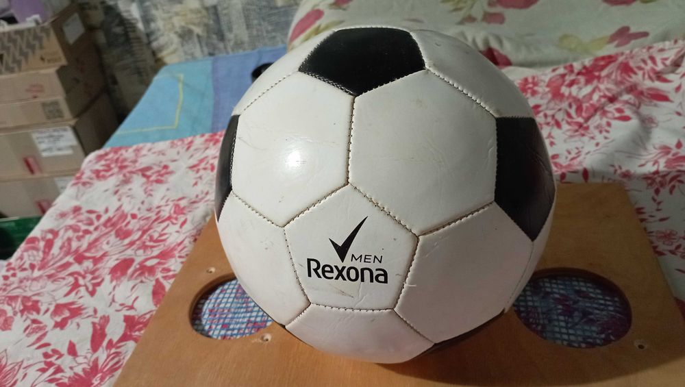 Мяч для футбола,волейбола Rexona, KEBI б.у.