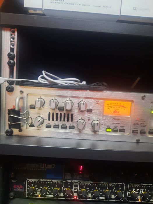 Vendo pré amp dbx 576