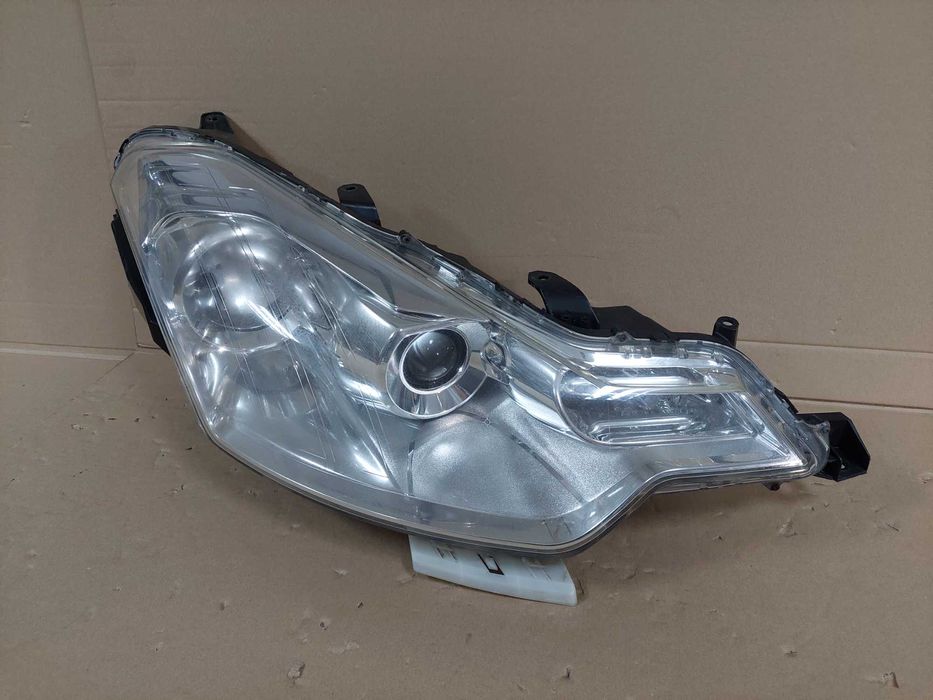 Citroen C-Crosser lampa przód XENON prawa EU BDB KPL