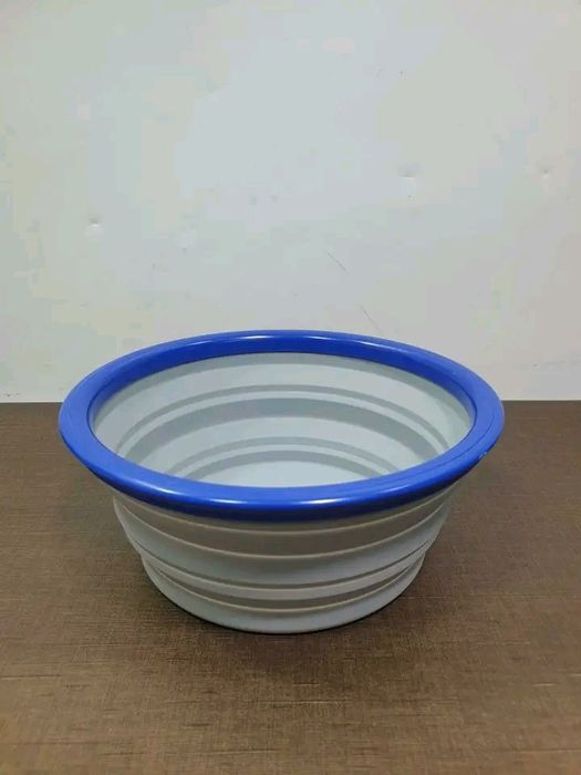 Миска для їжі і води для собак