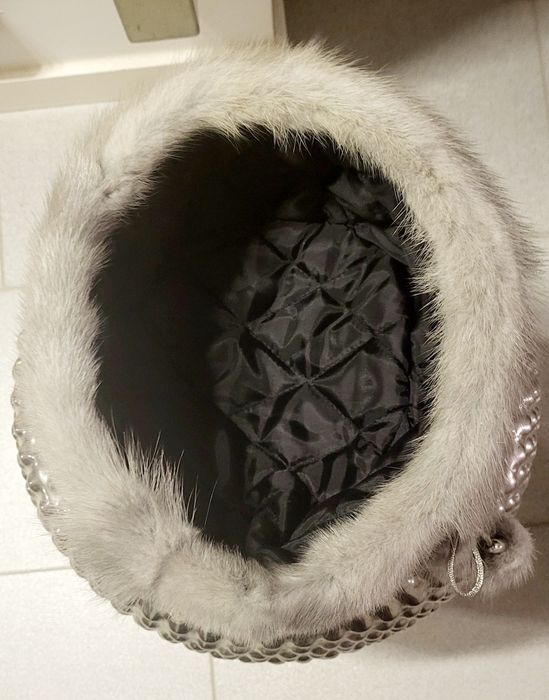 Toczek  srebrno szary z norek