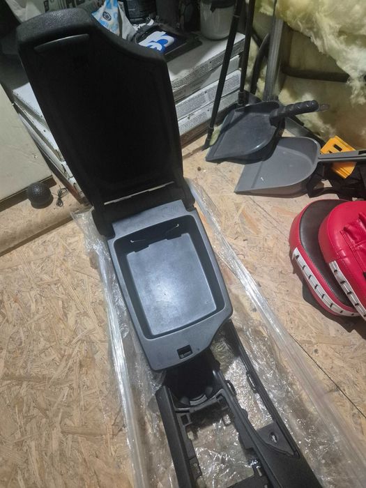 BMW 1 tunel podłokietnik