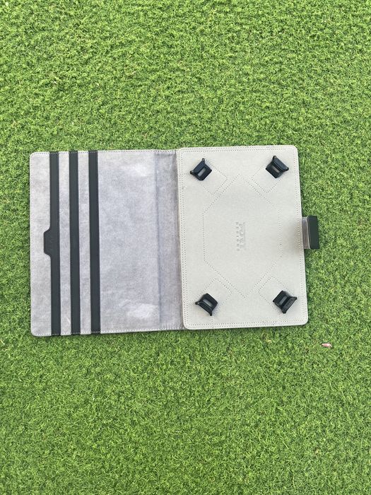 Tablet Cases "Port Designs" 10", like new64284400267010122