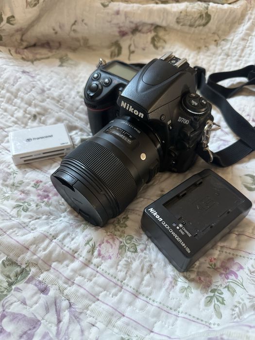 Nikon - Nikon D700、Nikon MBD10、SIGMA 35mm F1.4DG Nikon D700、Nikon MBD10、SIGMA 35mm F1.4DG