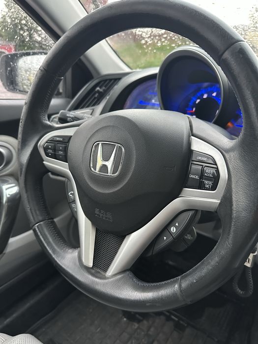 Продам Honda CR-Z 1.5 бензин/гидрид 2010 механика