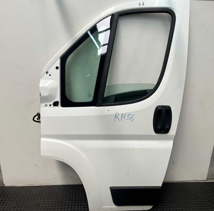 Porta frontal Esquerda Citroen Jumper/ Peugeot Boxer (2018)