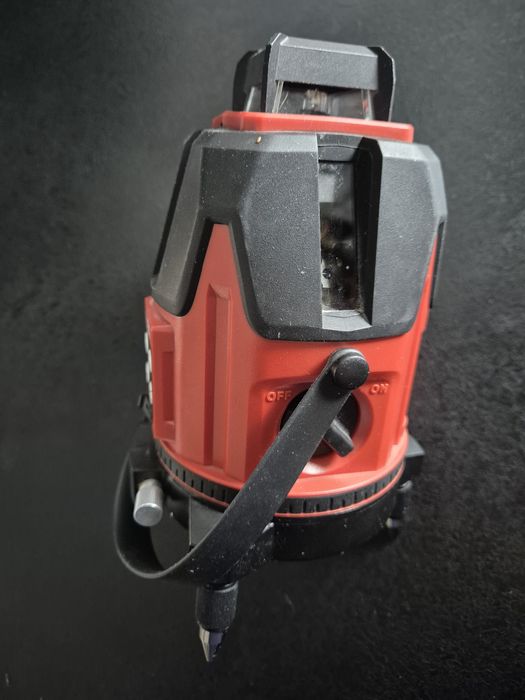 Samopoziomujący laser liniowo-krzyżowy FLEX ALC 8 NOWY 360