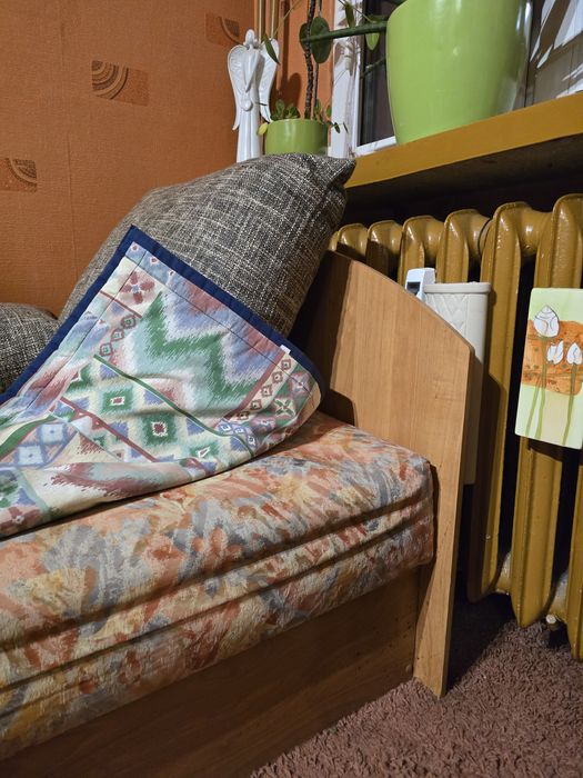 Tapczan / łóżko jednoosobowe z pojemnikiem – 200×90