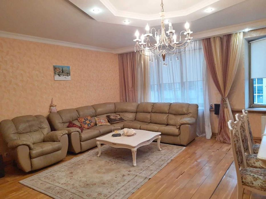 Продам 4к.двухярусн.сталинку,евроремонт,дорогая мебель,ул.Сумская 71