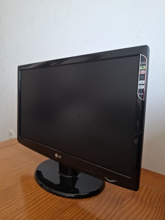 Monitor LG Full HD W43 Series com Base