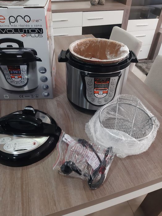 Panela multifunções  nova 6 litros