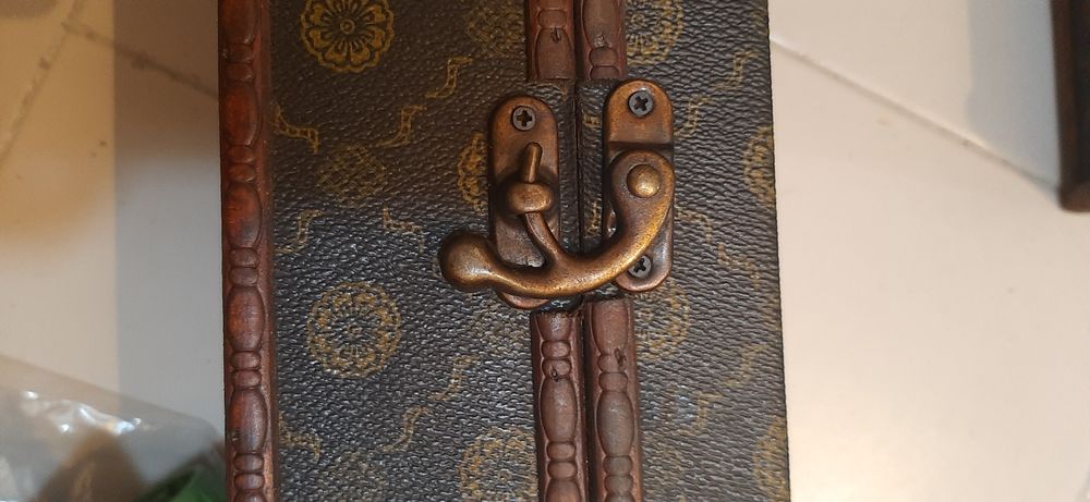 Caixa em madeira rústicas