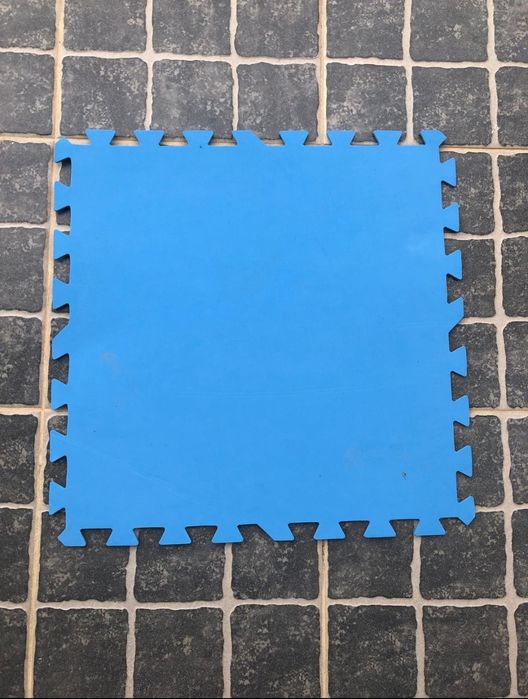 Tapete puzzle para chão piscinas