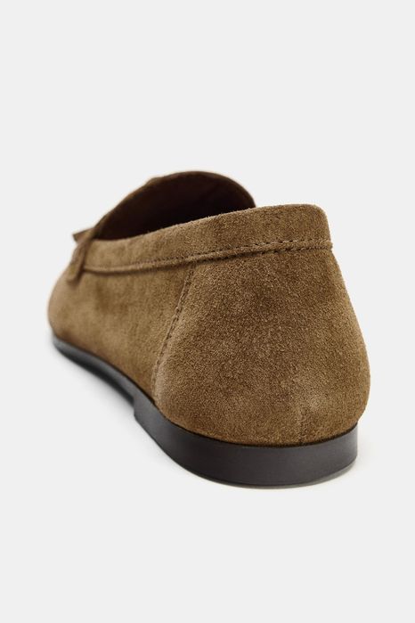 Нові замшеві  лофери Zara