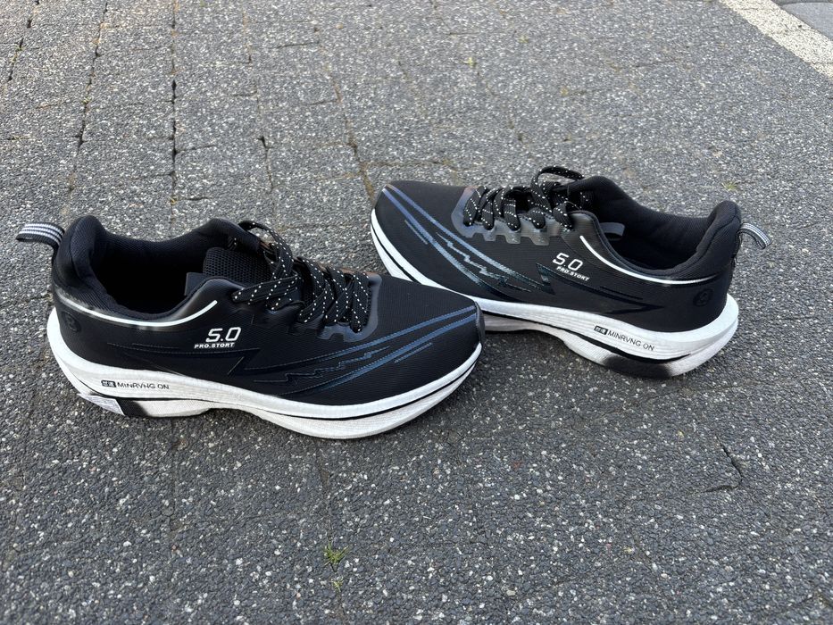 Buty sportowe r.43