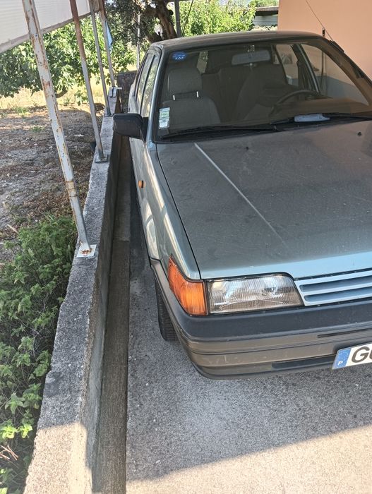 Nissan Sunny — fotografia 3
