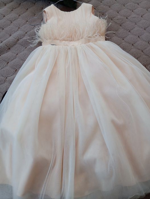 Святкове плаття  підійде на  випускний в садочок.