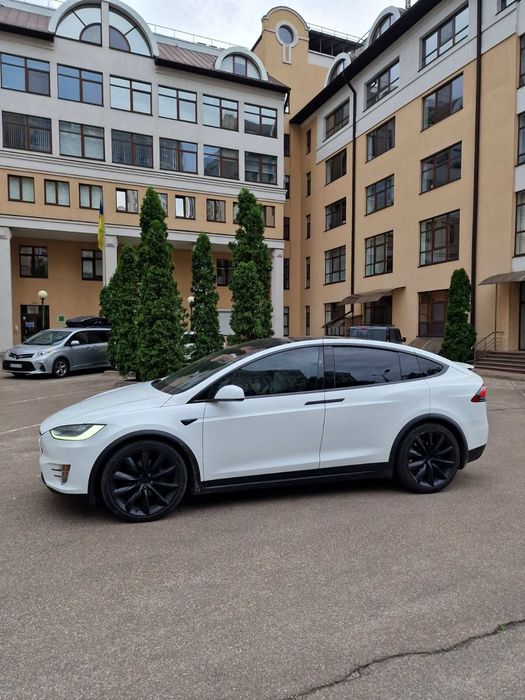 Продам Tesla Model X Perfomance 2018