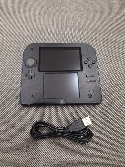 Nintendo 2DS com loja para instalar jogos e cartão de 64GB