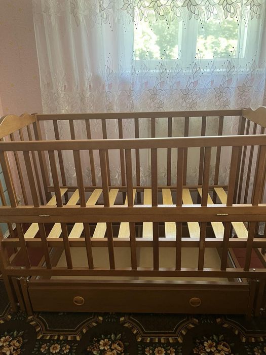 Терміново Дитяче ліжечко + матрац+мобіль+бортики
