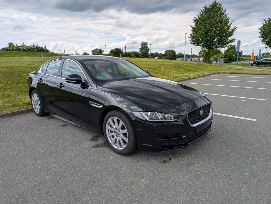 Jaguar XE Elegancki Brytyjczyk szuka nowego właściciela: Zadbany Jaguar XE
