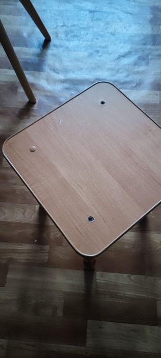 Стіл та стільці для кухні