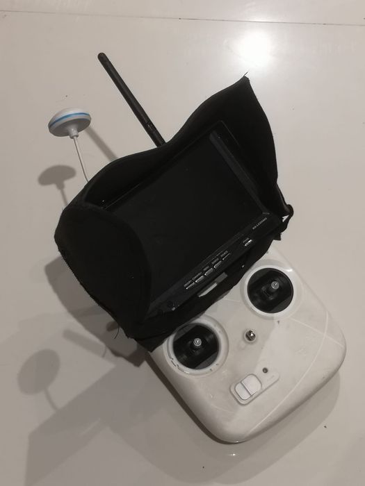 Drone DJI Phantom 2 + Monitor FPV + Mochila + Baterias