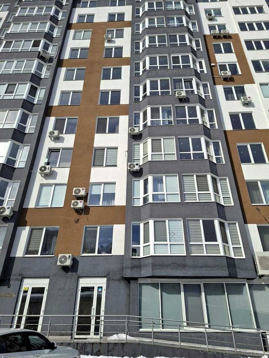 2-кімнатна квартира з паркомісцем в центрі