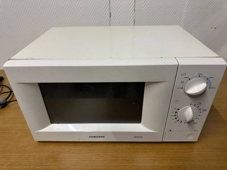 Мікрохвильова піч Samsung