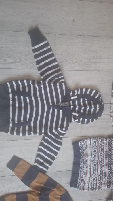 Swetry chłopięce H&M
