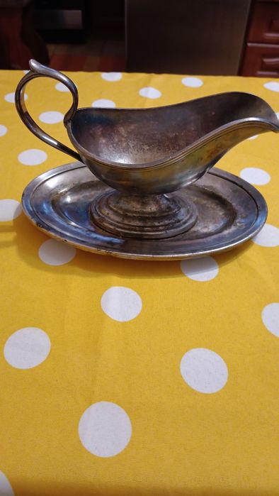 Antyczna posrebrzana sosjera