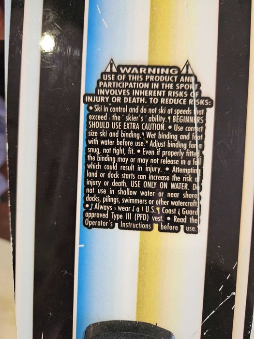 Ski de água em bom estado