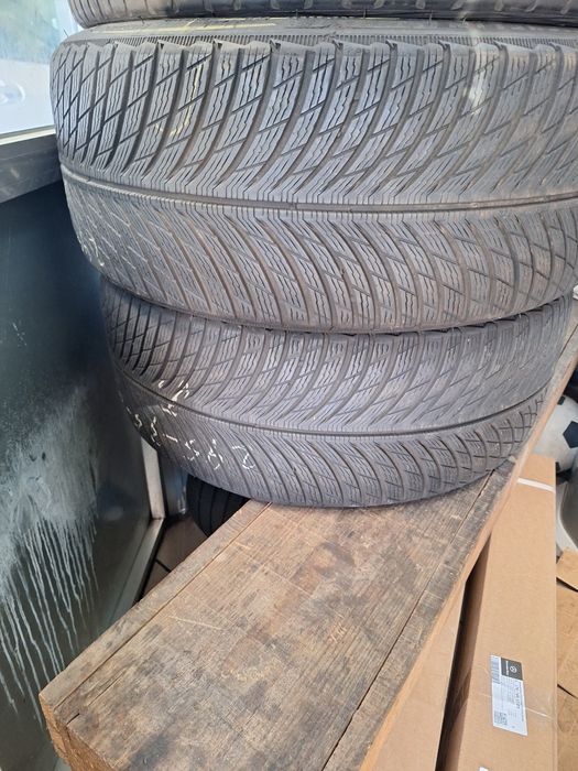 Pneus bmw 740 D, usados mas com piso para mais uns bons quilómetros