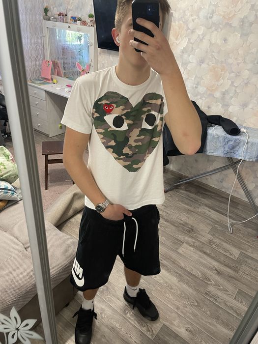 Футболка Comme des garcons