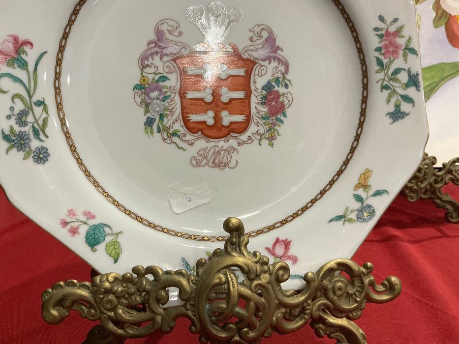 Prato porcelana com 23 cm     Anúncios abaixo